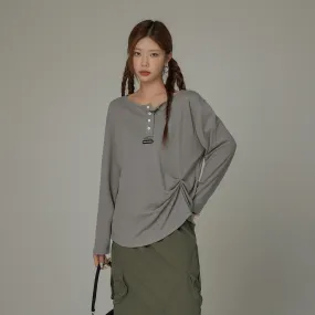 Button Side Shirring Basic T-Shirt