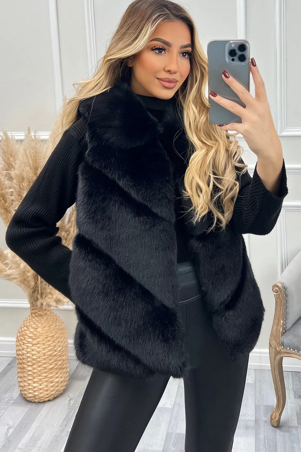 Cady Black Faux Fur Collared Gilet