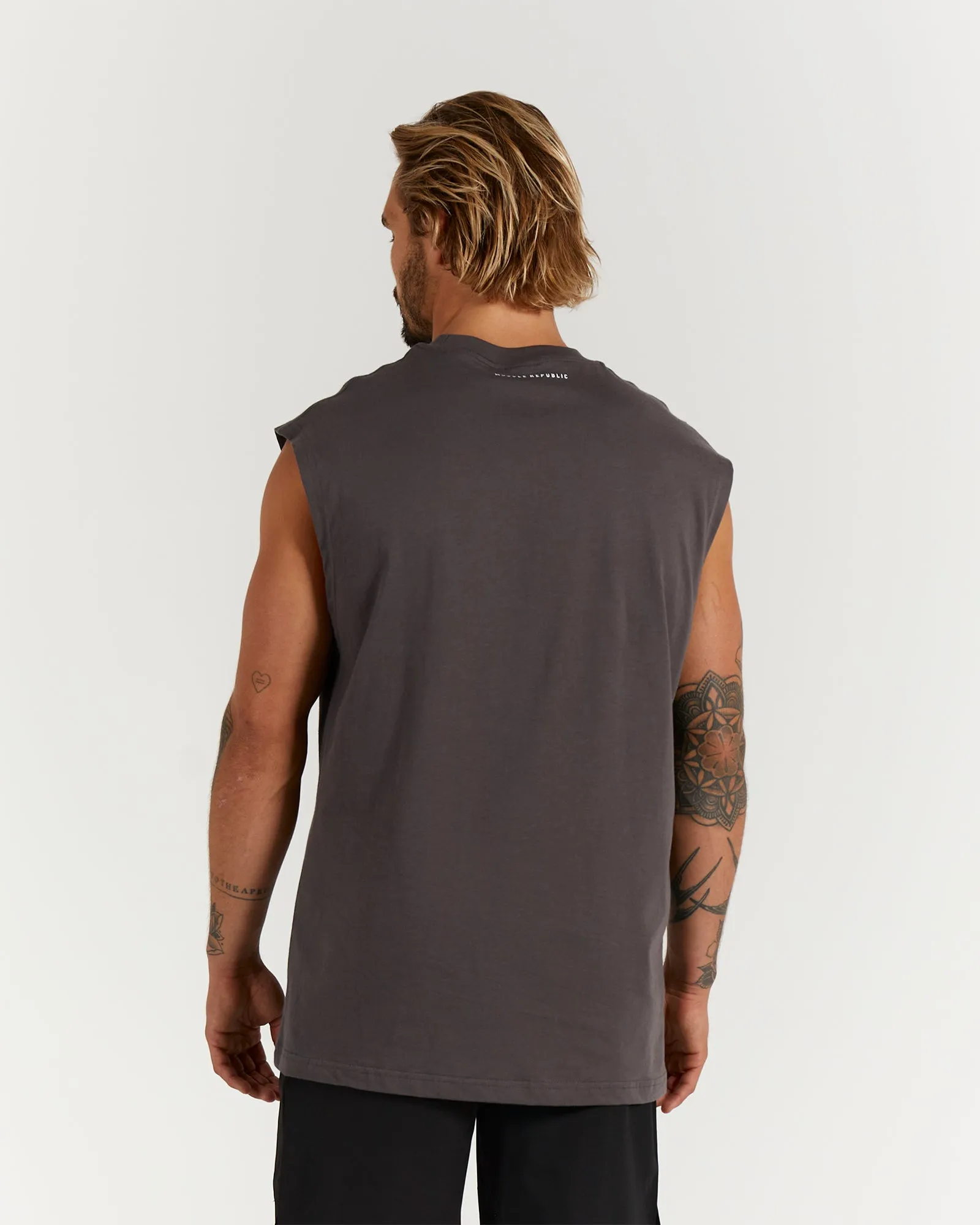 LIGHTWEIGHT OVERSIZED TANK - CHARCOAL