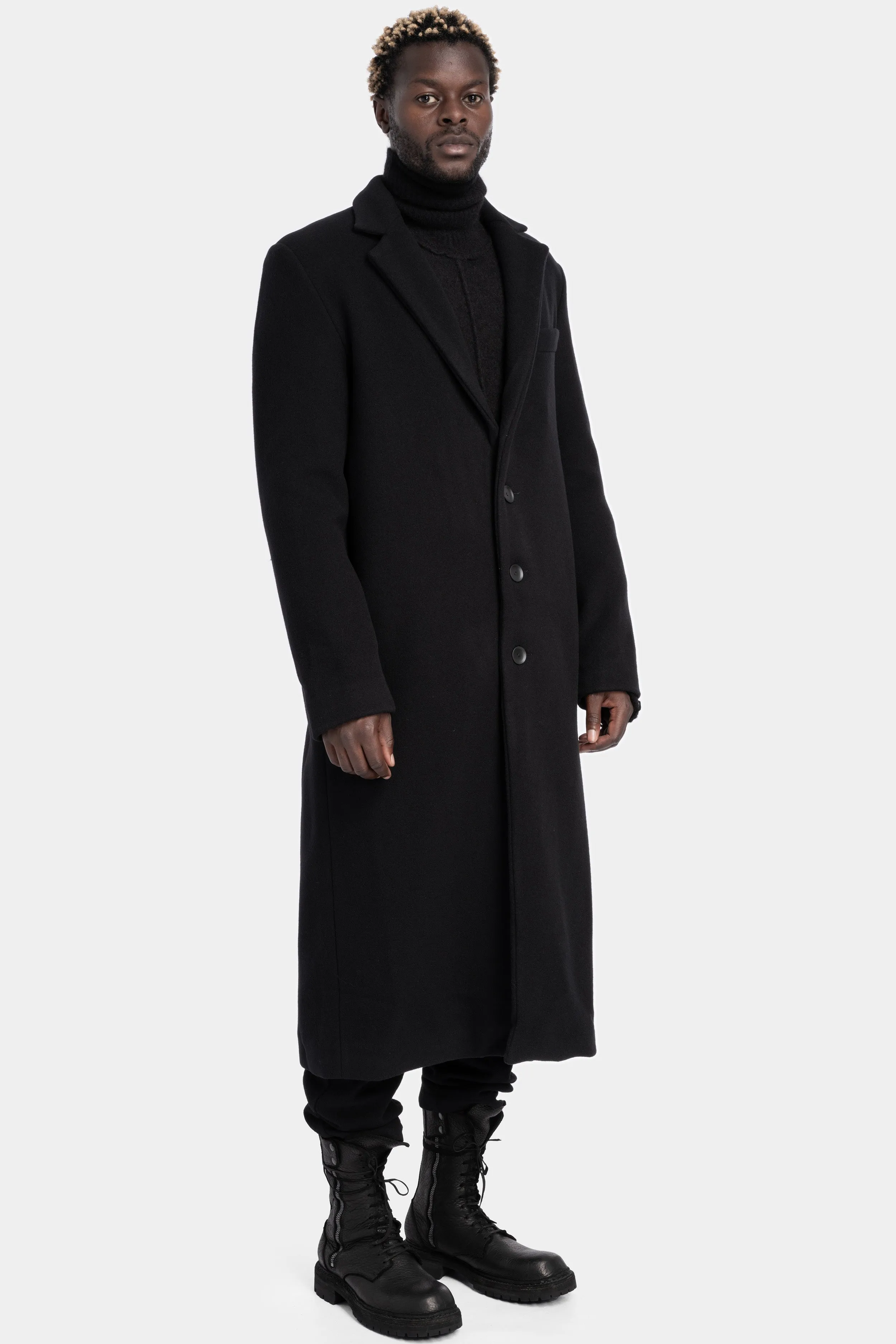 Long buttoned wool / cashmere coat