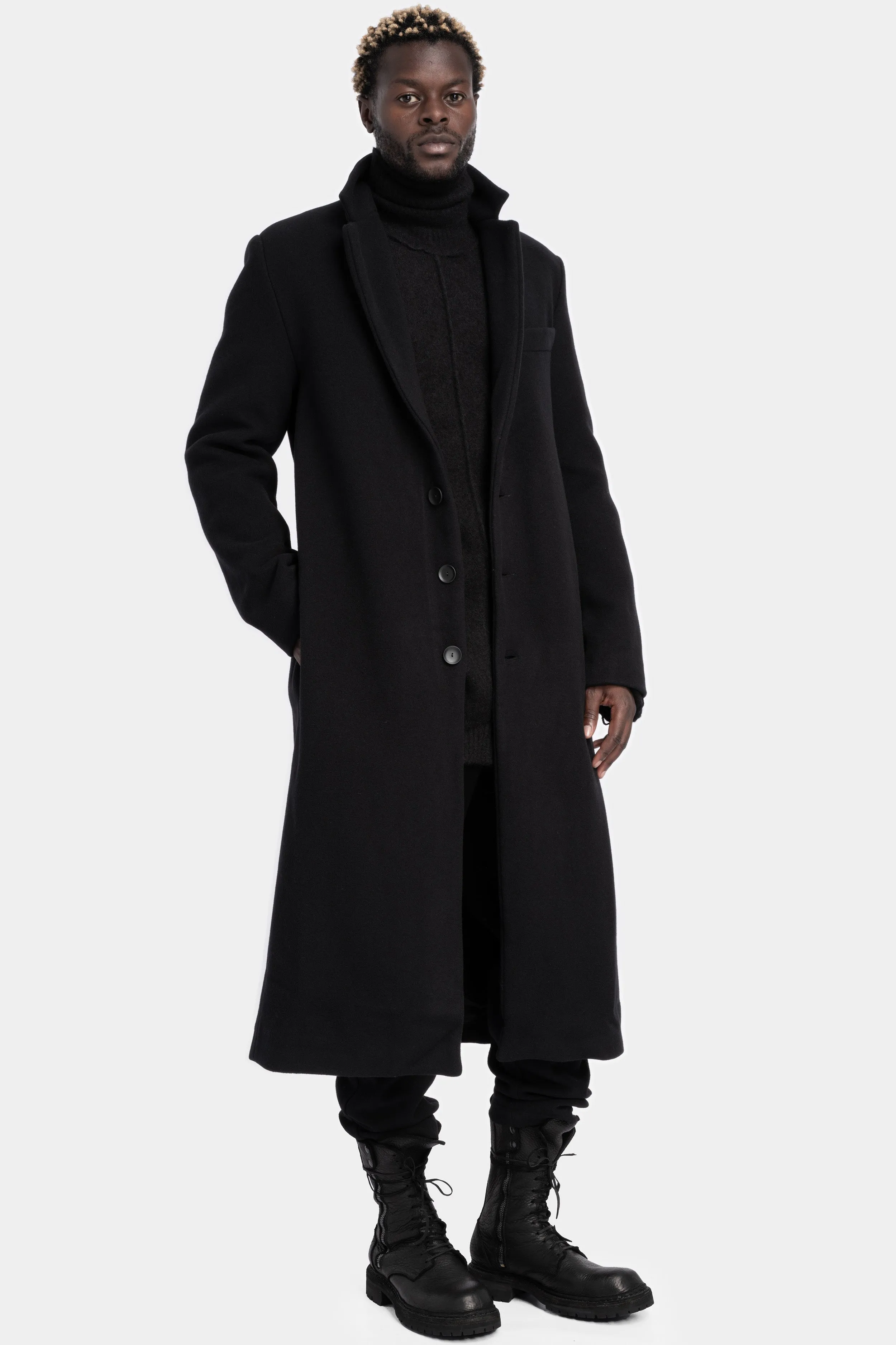 Long buttoned wool / cashmere coat